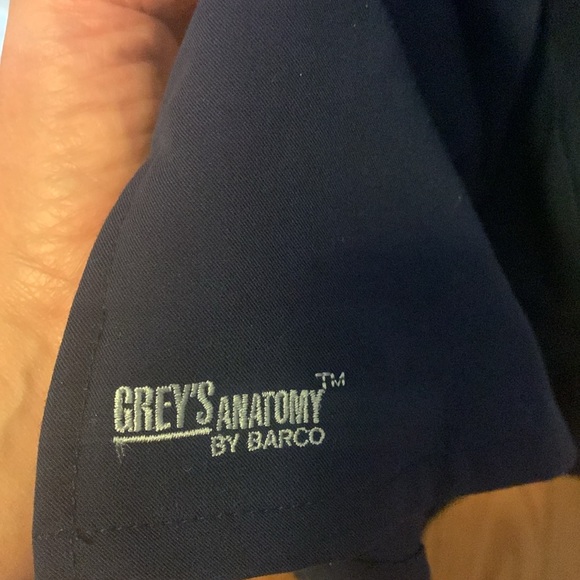 Grey’s Anatomy Scrubs - Picture 6 of 8